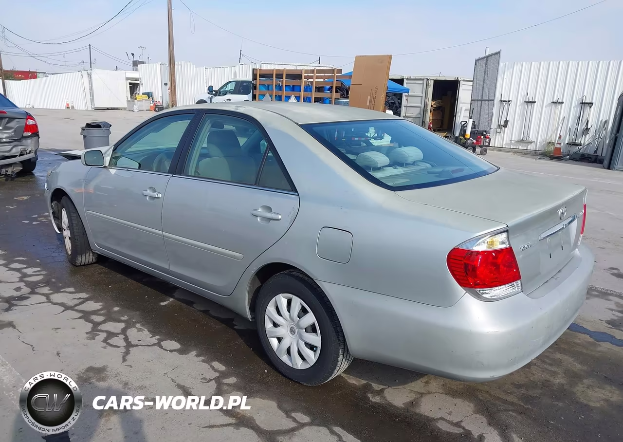 2005 Toyota Camry Le VIN:4T1BE32K25U029022 - 3