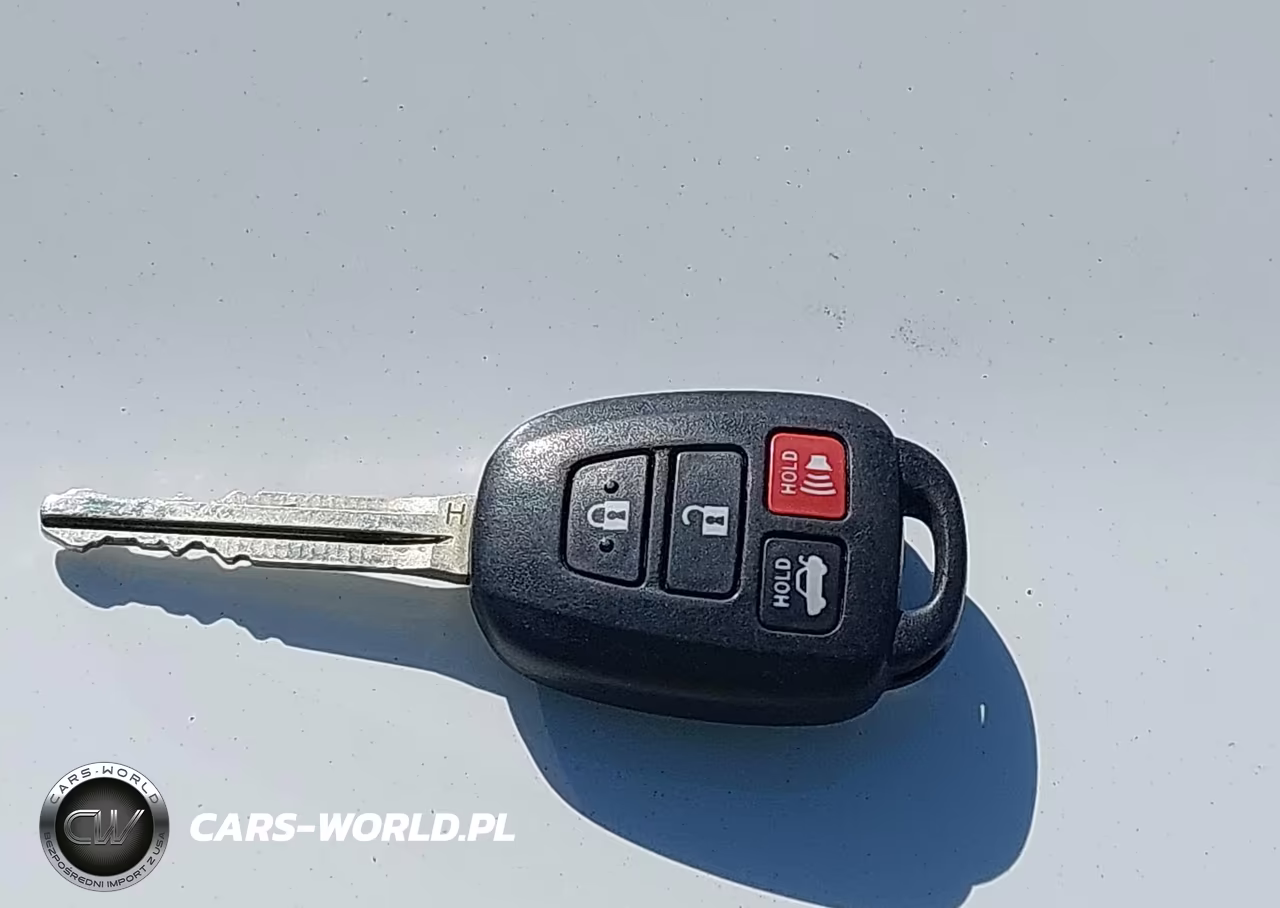2018 Toyota Corolla Le VIN:5YFBURHE2JP838927 - 11