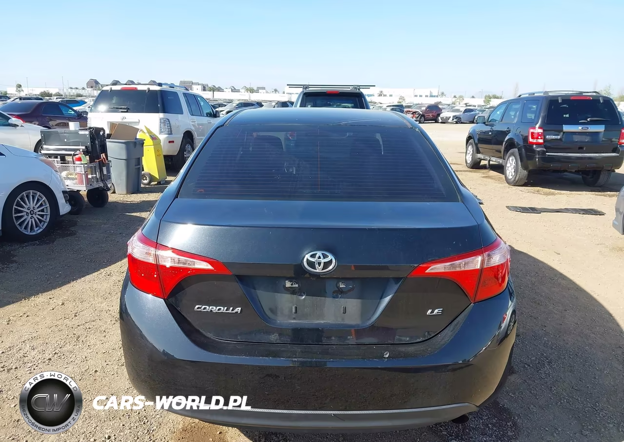 2018 Toyota Corolla Le VIN:5YFBURHE2JP838927 - 16