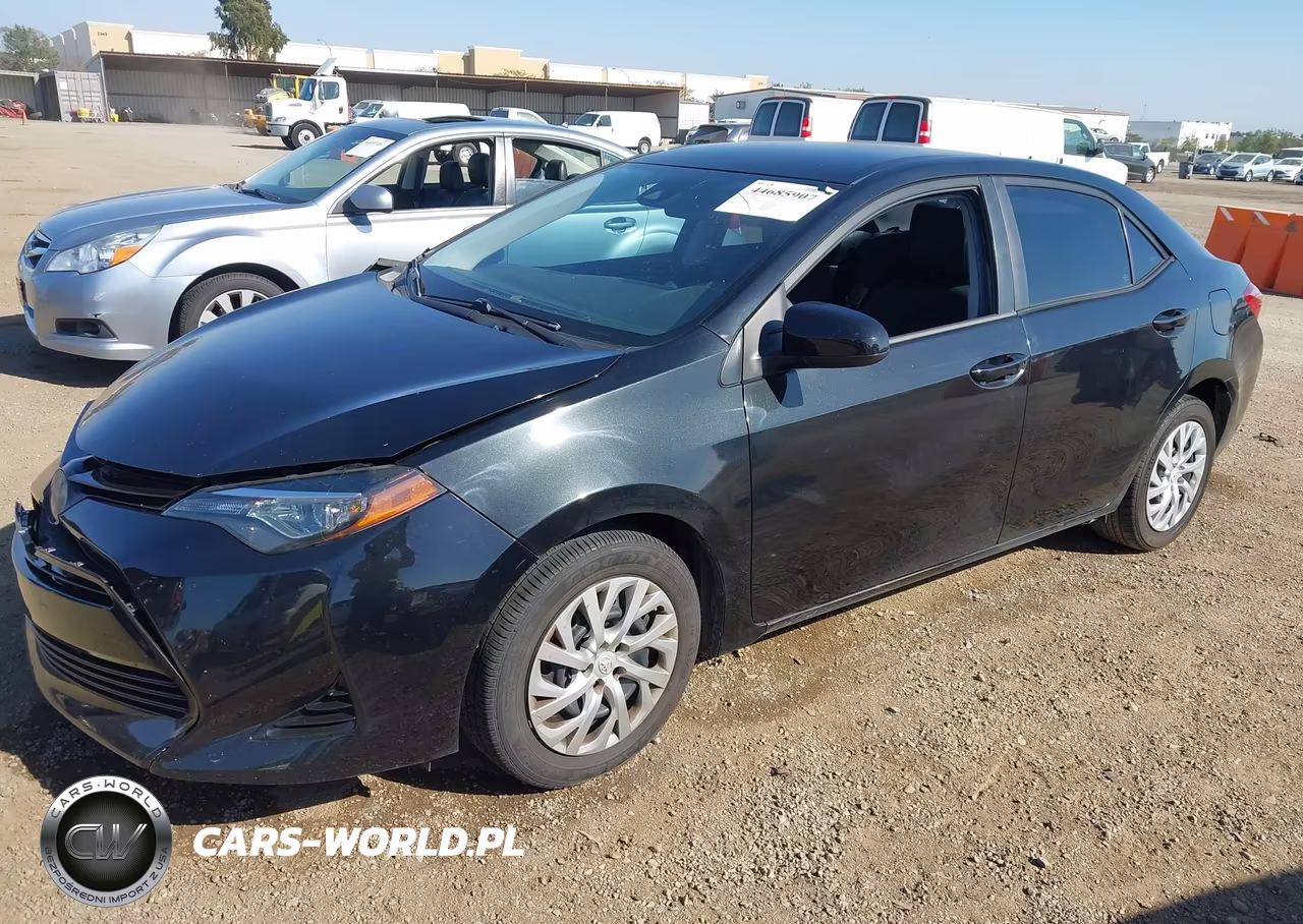 2018 Toyota Corolla Le VIN:5YFBURHE2JP838927 - 2