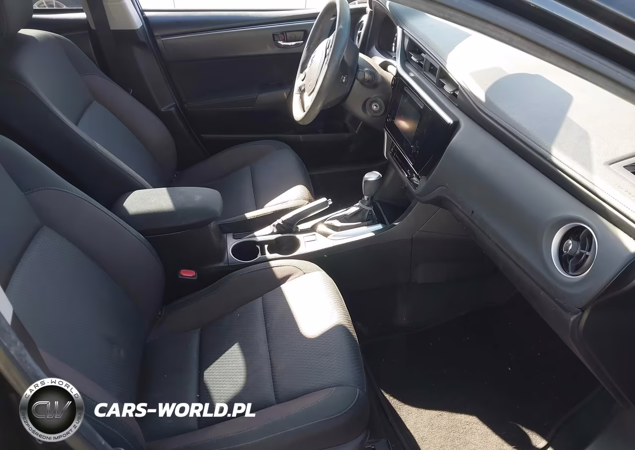 2018 Toyota Corolla Le VIN:5YFBURHE2JP838927 - 5