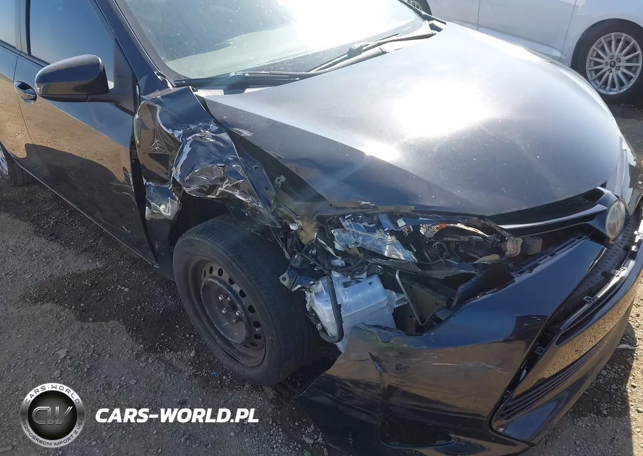 2018 Toyota Corolla Le VIN:5YFBURHE2JP838927 - 6