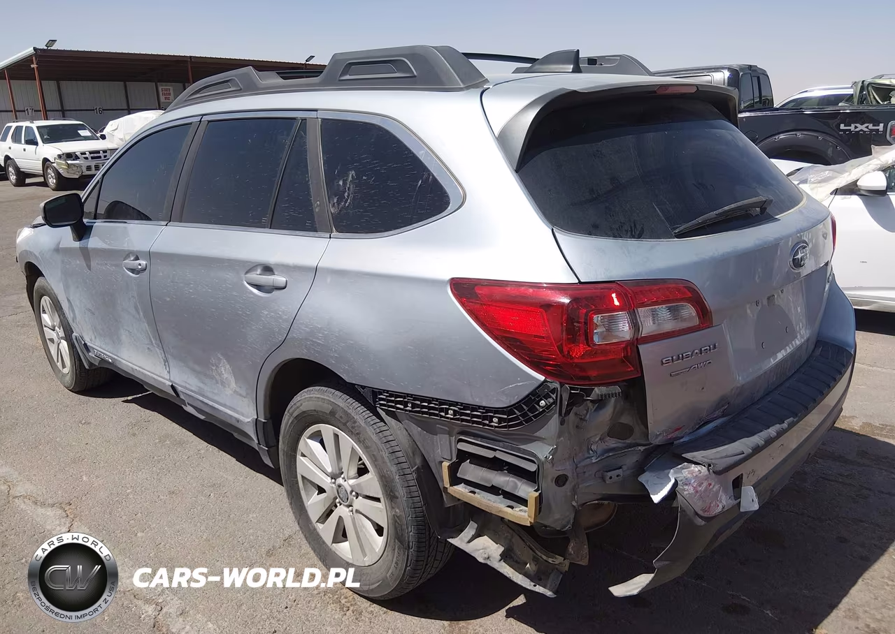 2018 Subaru Outback 2.5I Premium VIN:4S4BSACC4J3353495 - 3