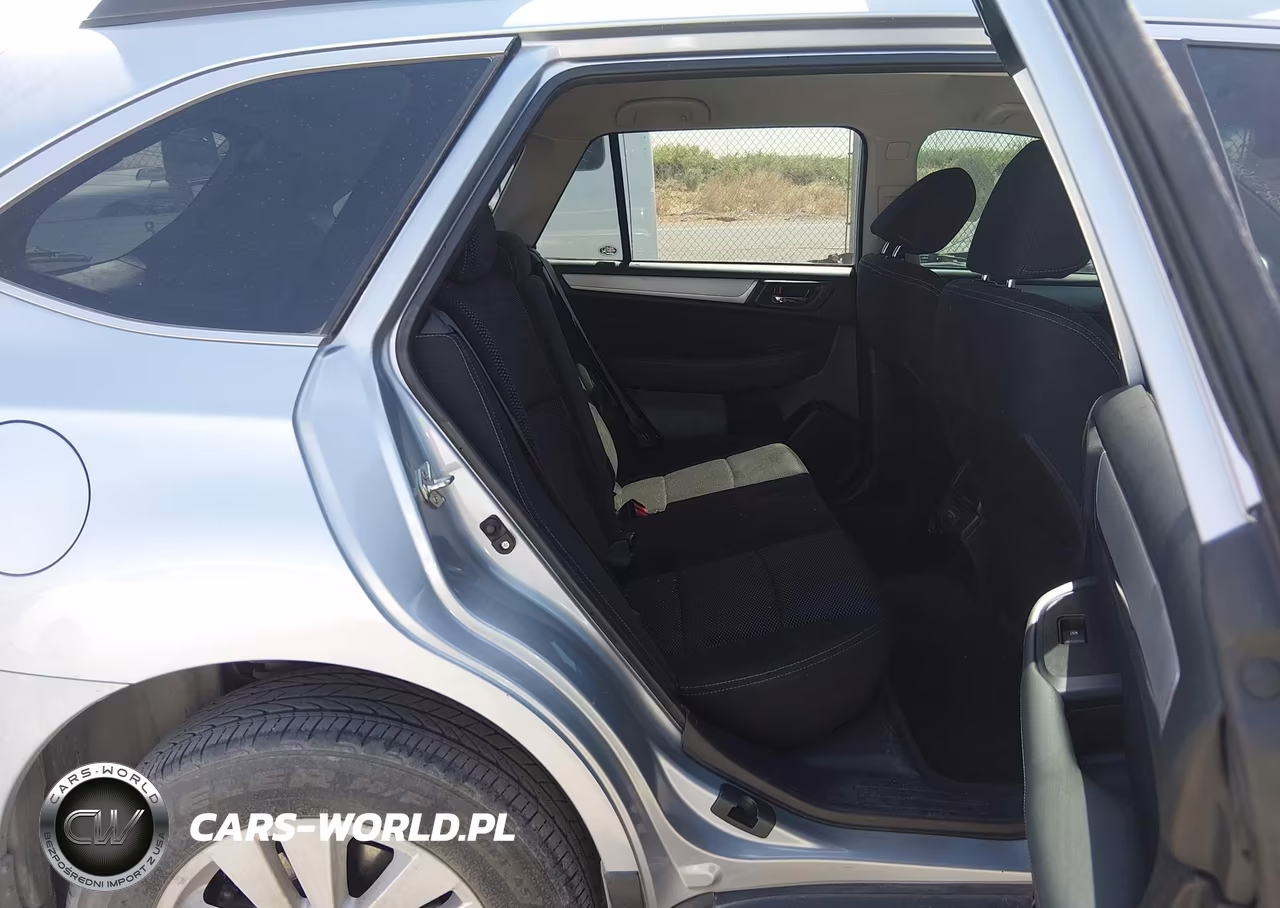 2018 Subaru Outback 2.5I Premium VIN:4S4BSACC4J3353495 - 8