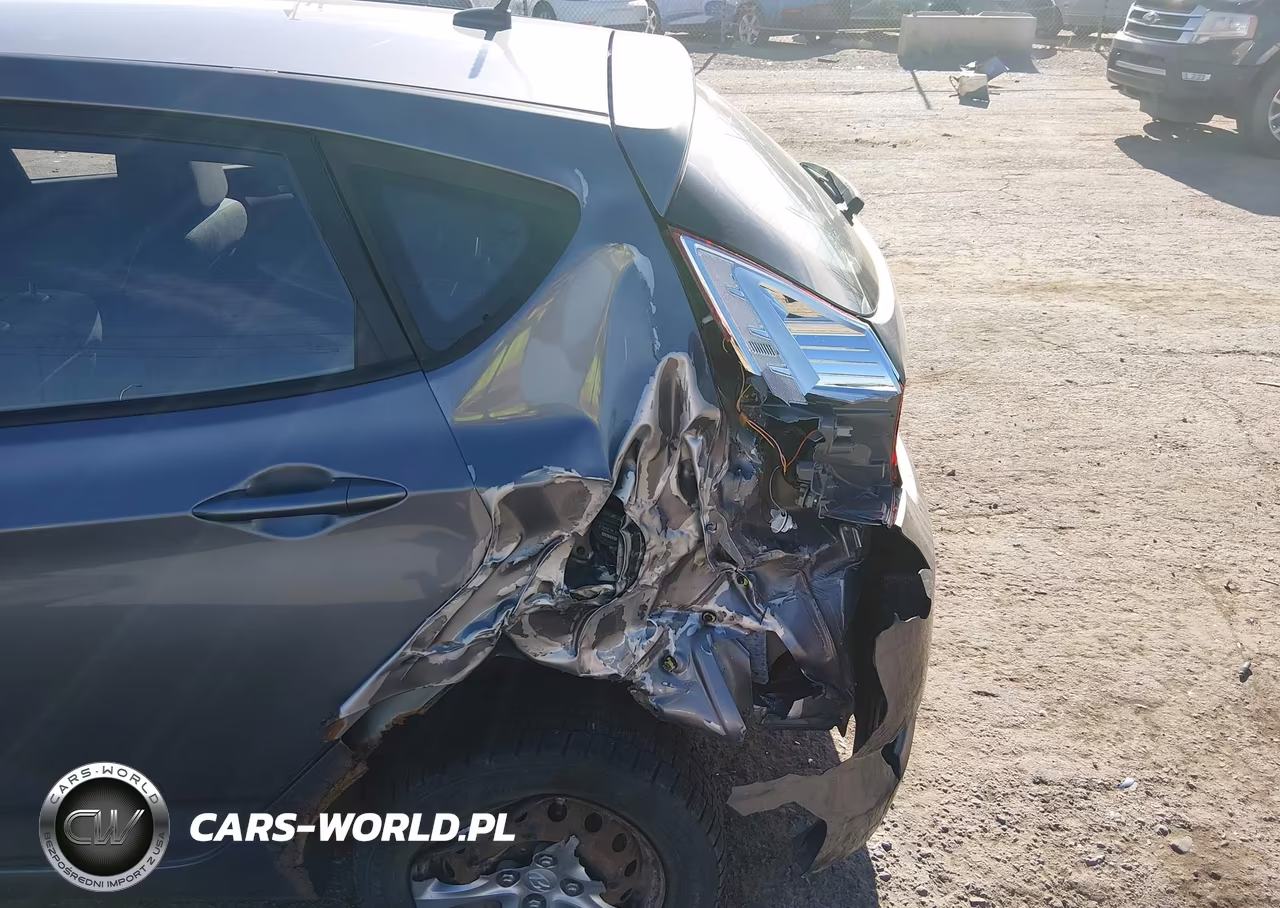 2014 Hyundai Accent Gs VIN:KMHCT5AEXEU185908 - 6