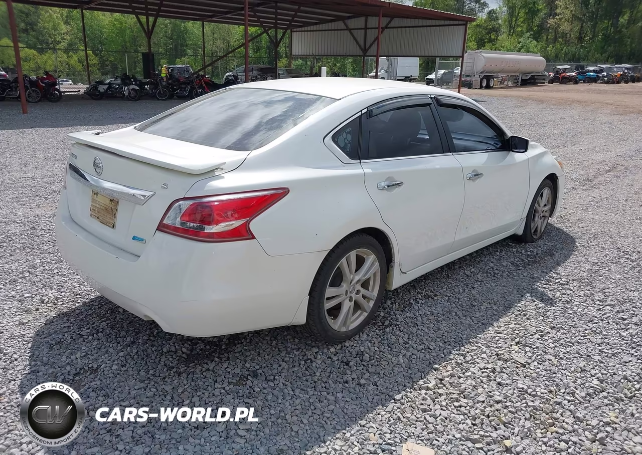 2013 Nissan Altima 3.5 S VIN:1N4BL3AP1DC240424 - 4