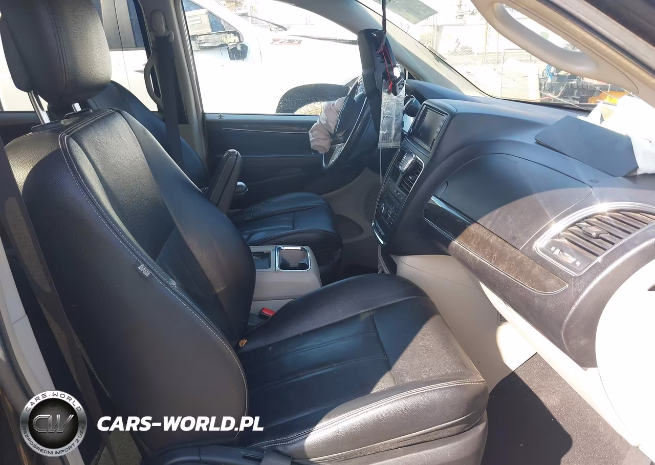 2014 Chrysler Town & Country Touring VIN:2C4RC1BG4ER295258 - 5