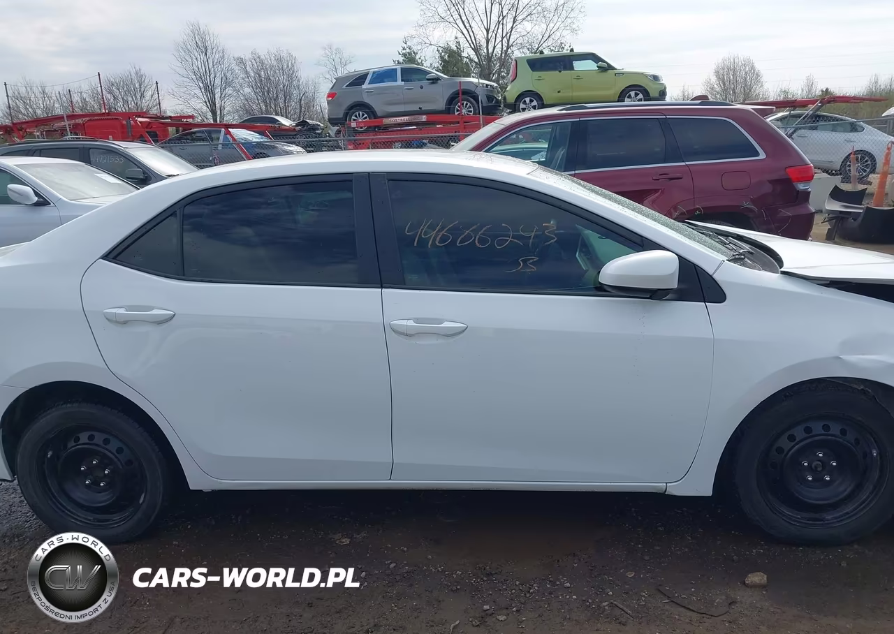 2018 Toyota Corolla Le VIN:2T1BURHE4JC122448 - 14