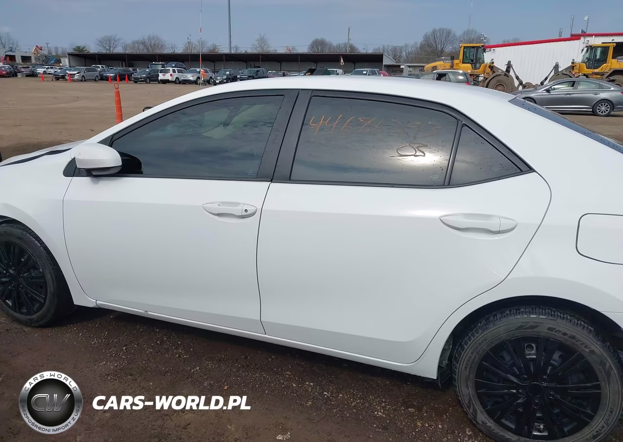 2018 Toyota Corolla Le VIN:2T1BURHE4JC122448 - 15