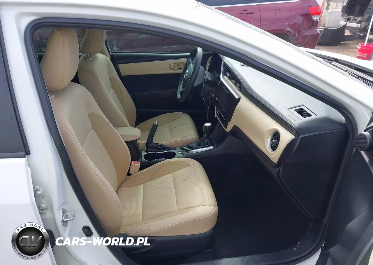 2018 Toyota Corolla Le VIN:2T1BURHE4JC122448 - 5