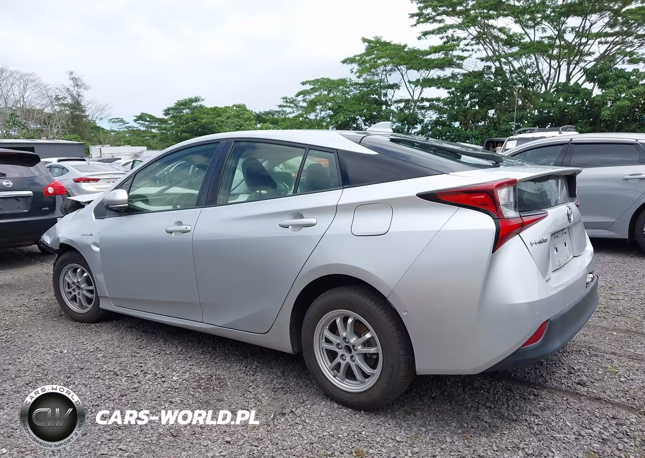 2021 Toyota Prius Le VIN:JTDKAMFU2M3134617 - 14