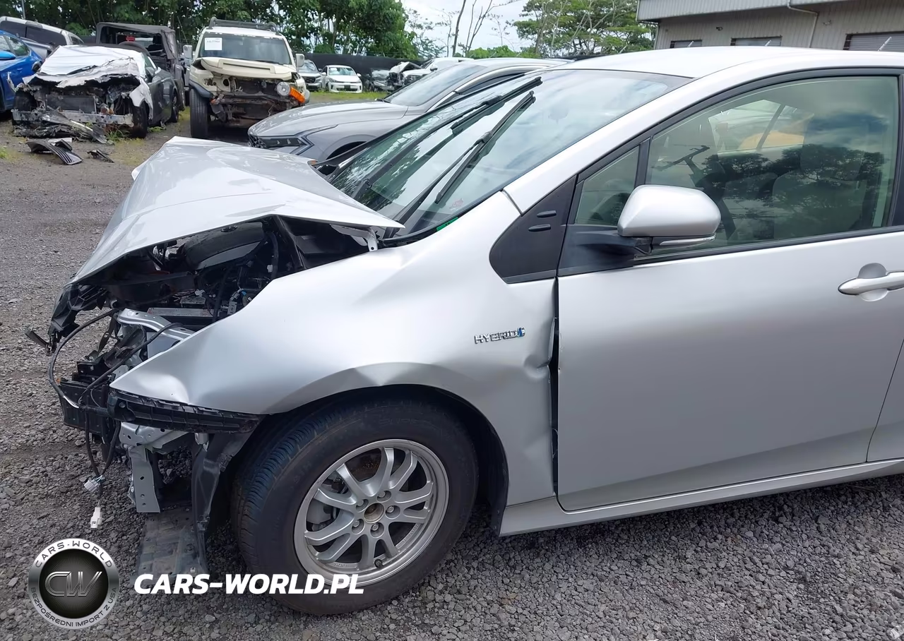 2021 Toyota Prius Le VIN:JTDKAMFU2M3134617 - 18