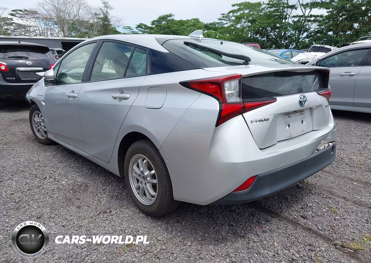 2021 Toyota Prius Le VIN:JTDKAMFU2M3134617 - 3