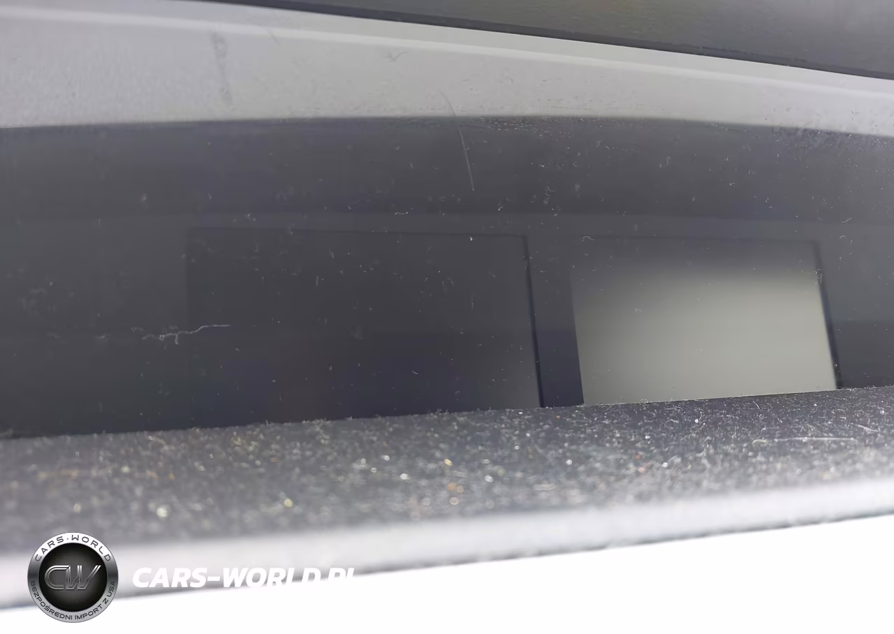 2021 Toyota Prius Le VIN:JTDKAMFU2M3134617 - 7