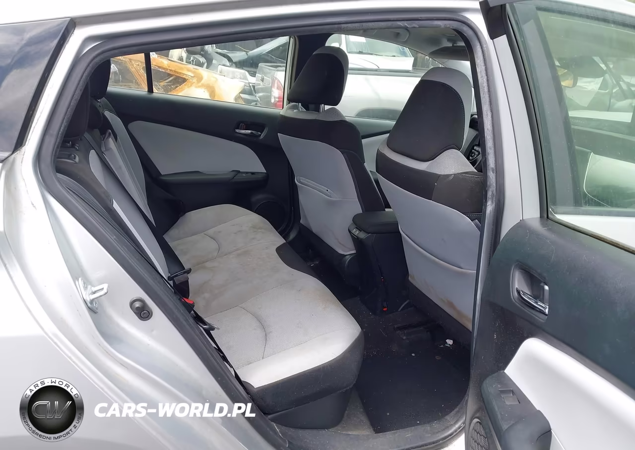 2021 Toyota Prius Le VIN:JTDKAMFU2M3134617 - 8
