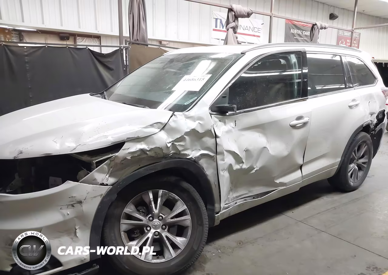 2015 Toyota Highlander Xle V6 VIN:5TDKKRFH4FS116313 - 14