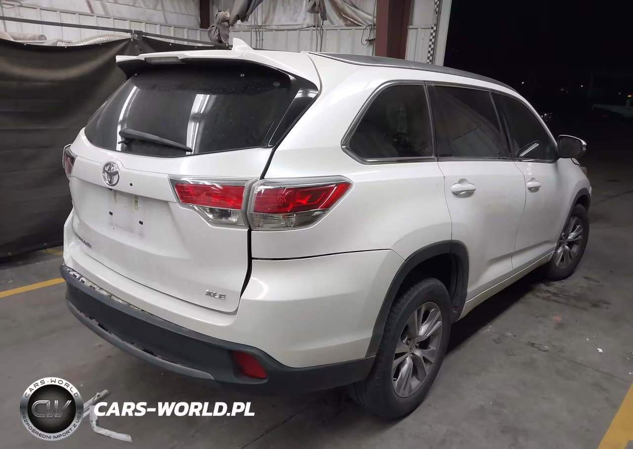 2015 Toyota Highlander Xle V6 VIN:5TDKKRFH4FS116313 - 4