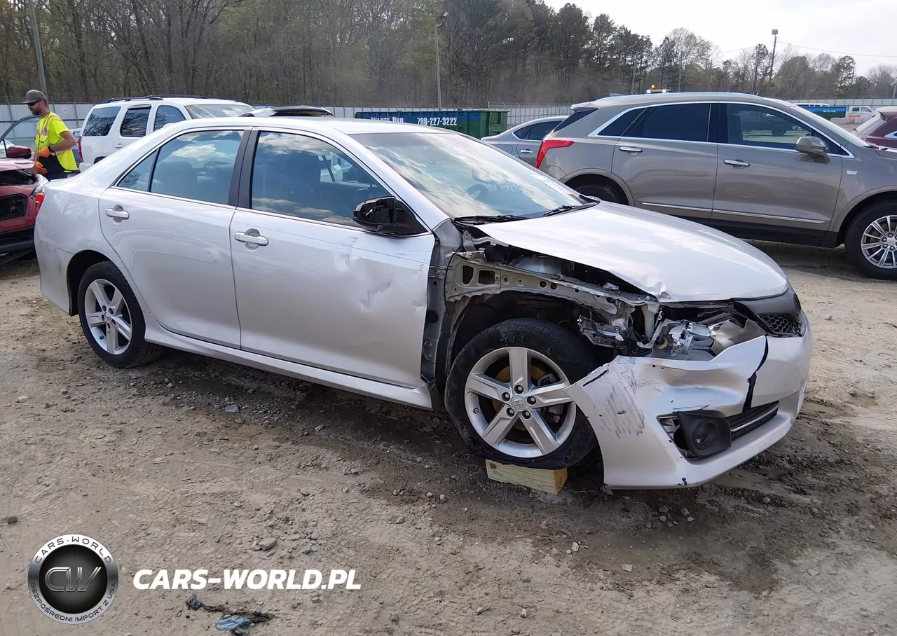 2014 Toyota Camry Se – zdjęcie 1 z 19
