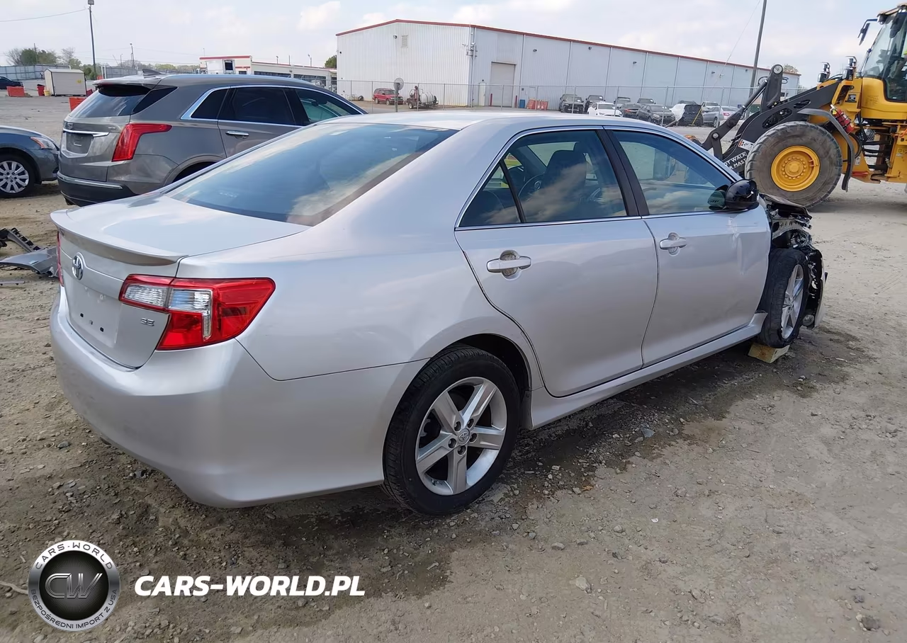 2014 Toyota Camry Se VIN:4T1BF1FK8EU342071 - 4