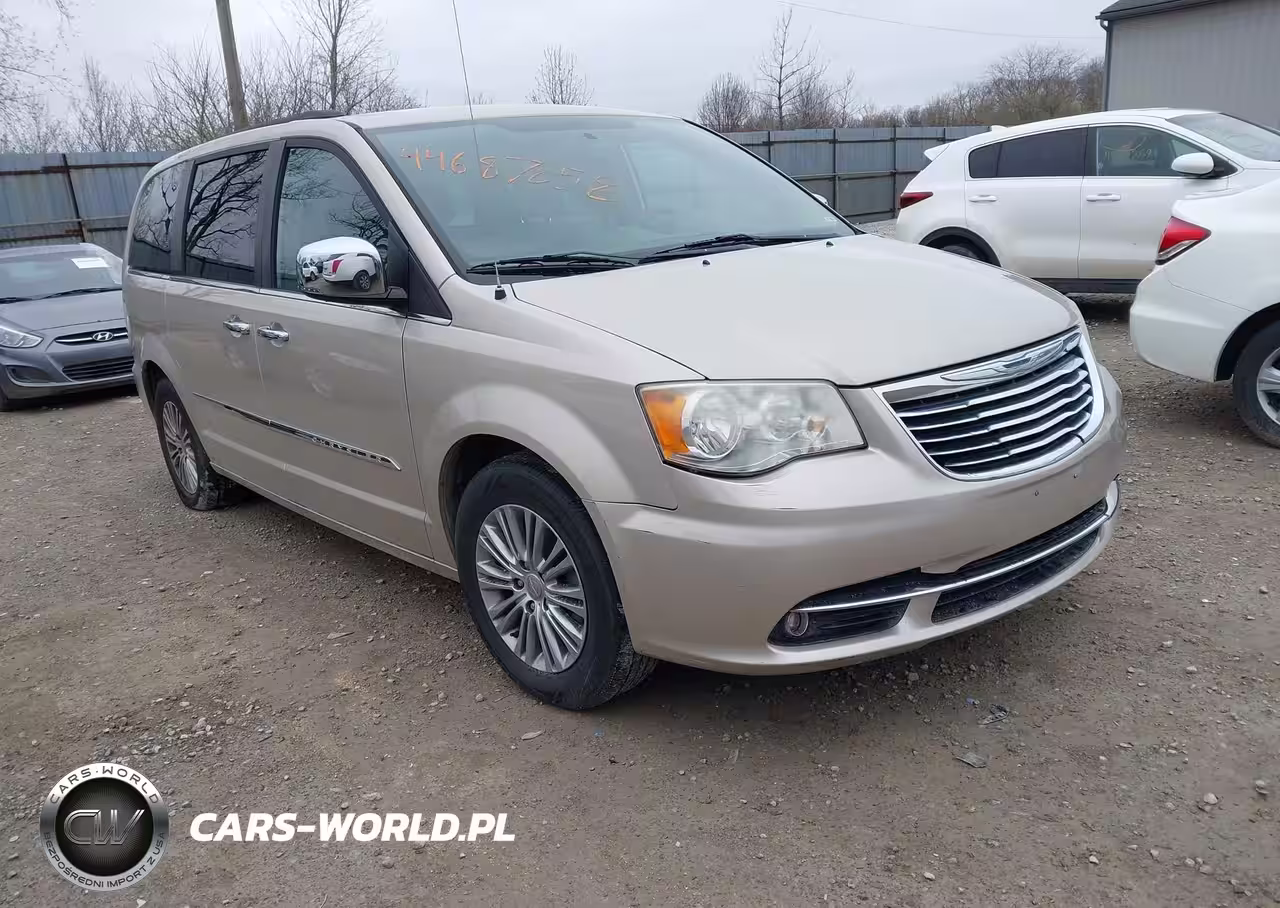 2013 Chrysler Town & Country Touring-L