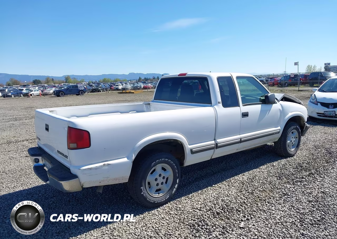 2003 Chevrolet S-10 Ls VIN:1GCDT19X938124191 - 4