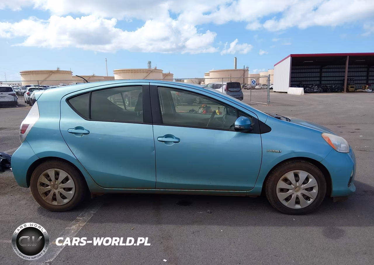 2013 Toyota Prius C Four-One-Three-Two VIN:JTDKDTB34D1048851 - 13