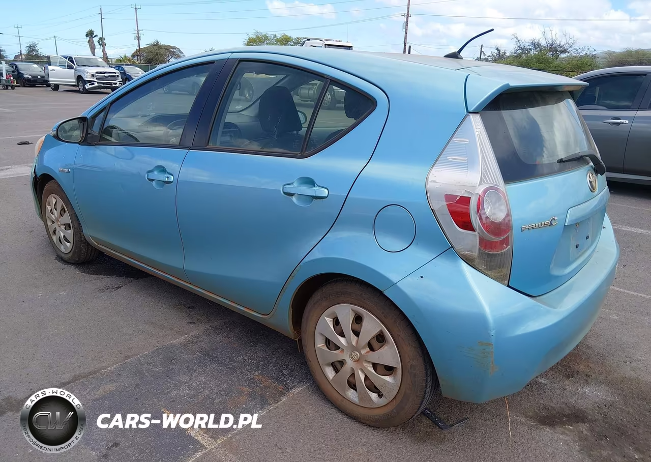 2013 Toyota Prius C Four-One-Three-Two VIN:JTDKDTB34D1048851 - 3