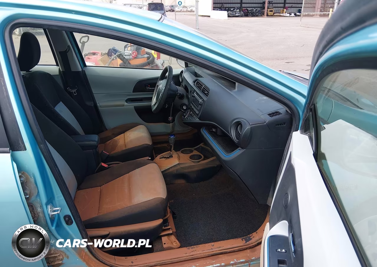 2013 Toyota Prius C Four-One-Three-Two VIN:JTDKDTB34D1048851 - 5