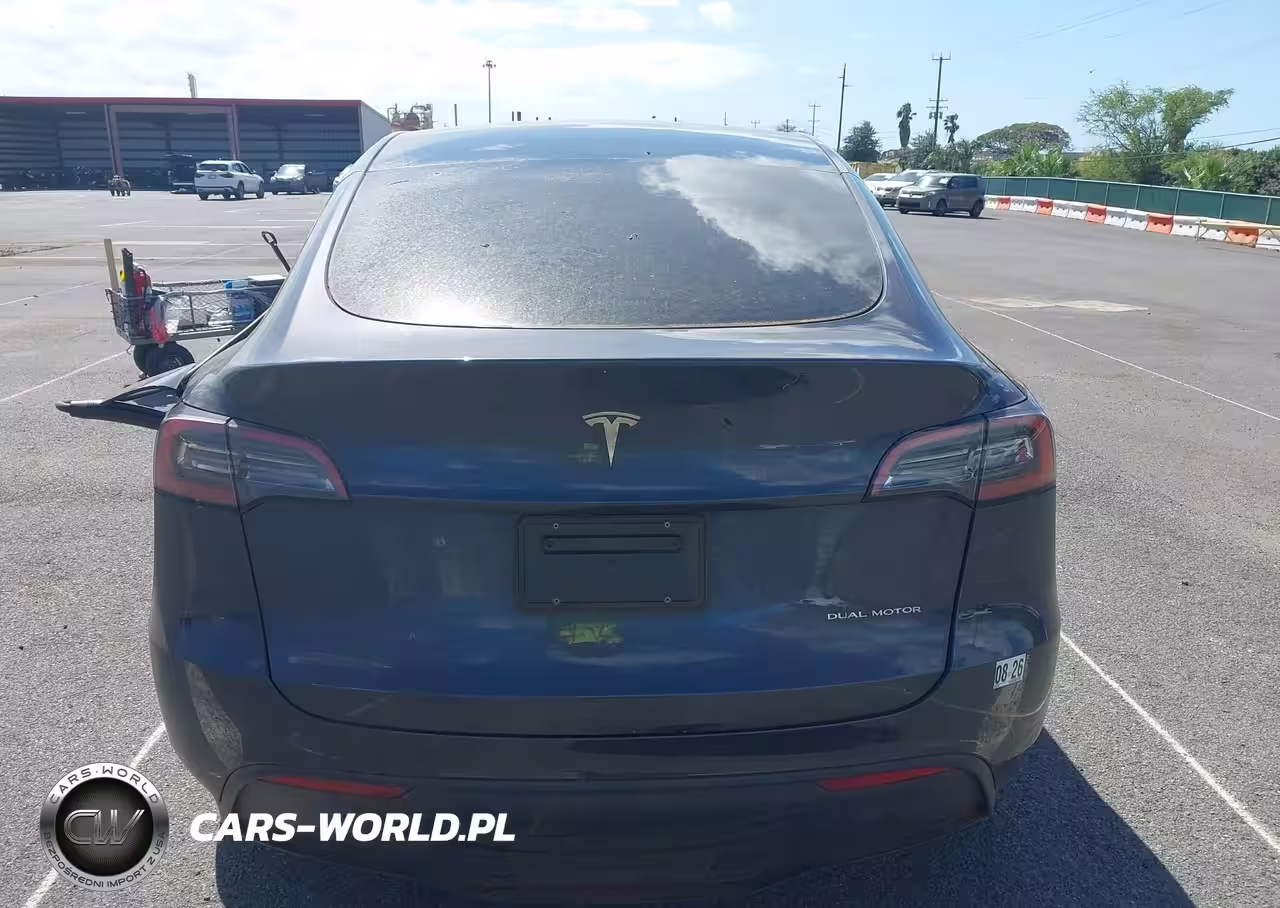 2024 Tesla Model Y Long Range Dual Motor All-Wheel Drive VIN:7SAYGAEE9RF118803 - 16