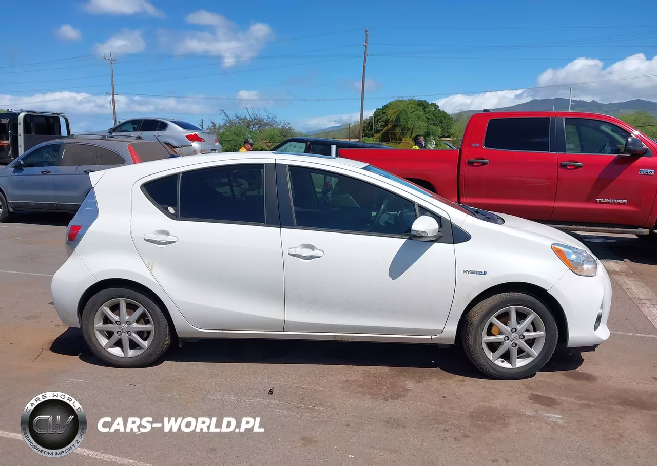 2012 Toyota Prius C Four VIN:JTDKDTB39C1031414 - 13