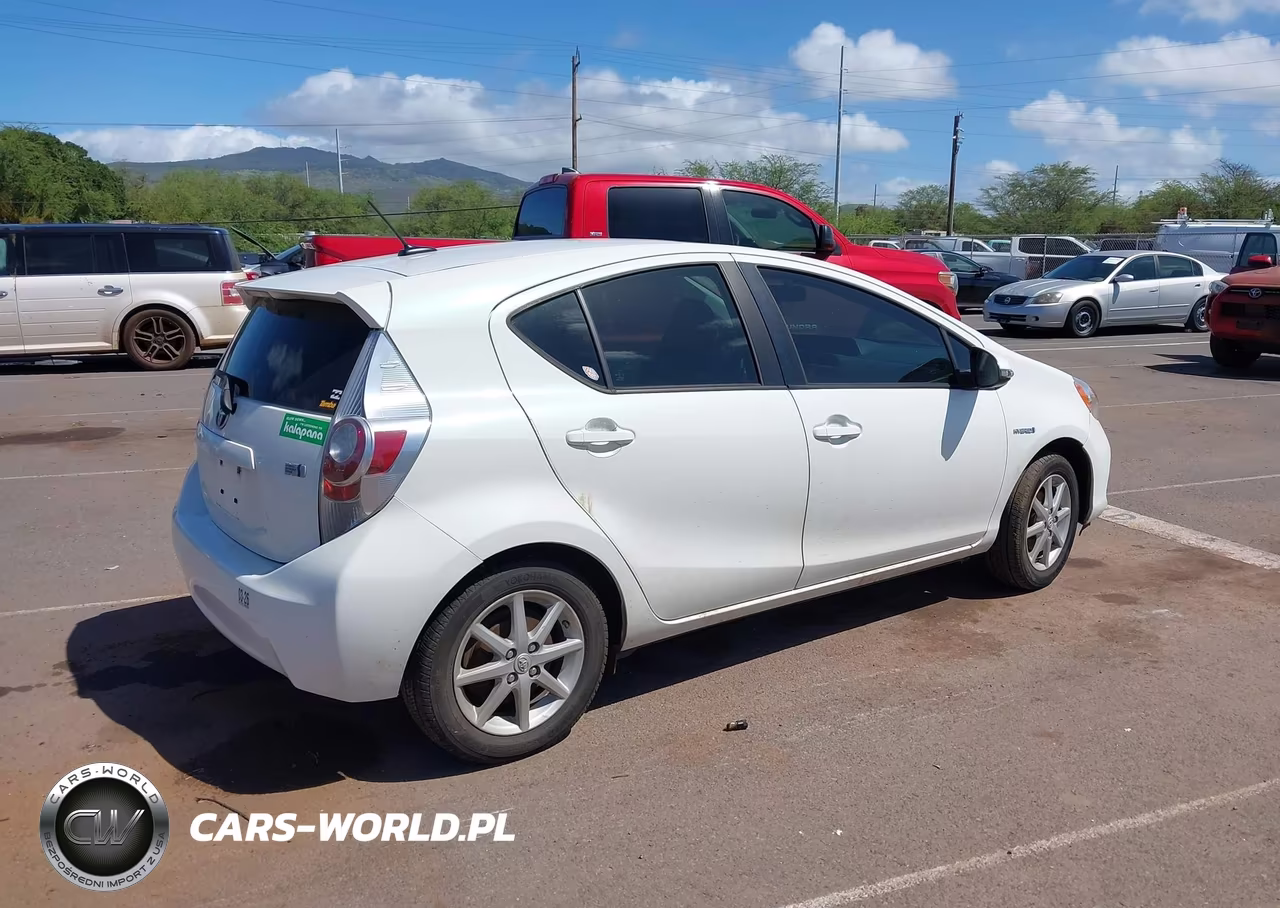 2012 Toyota Prius C Four VIN:JTDKDTB39C1031414 - 4