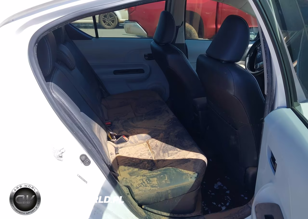2012 Toyota Prius C Four VIN:JTDKDTB39C1031414 - 8