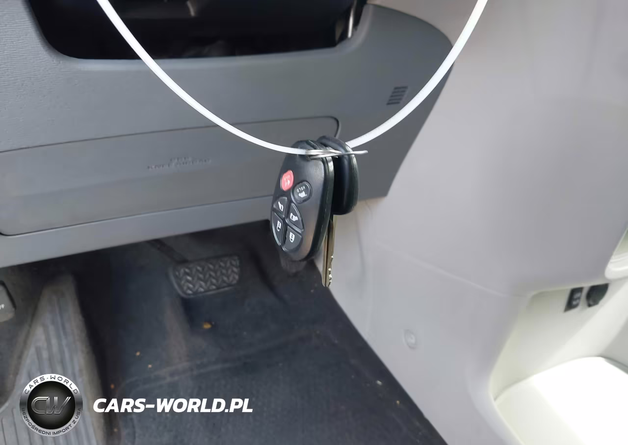 2014 Toyota Sienna Se 8 Passenger VIN:5TDXK3DC6ES419246 - 11