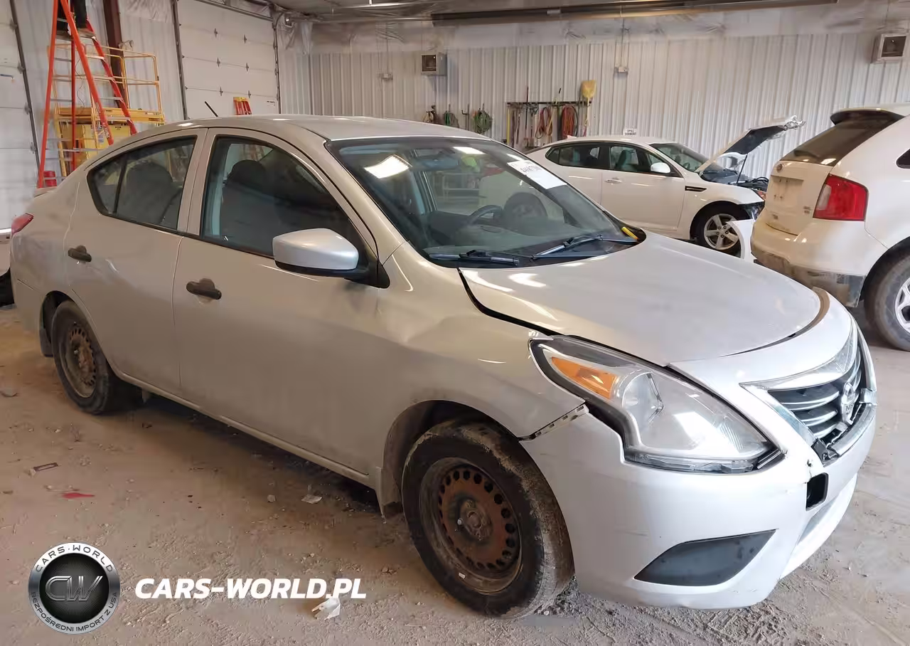 2016 Nissan Versa 1.6 S+