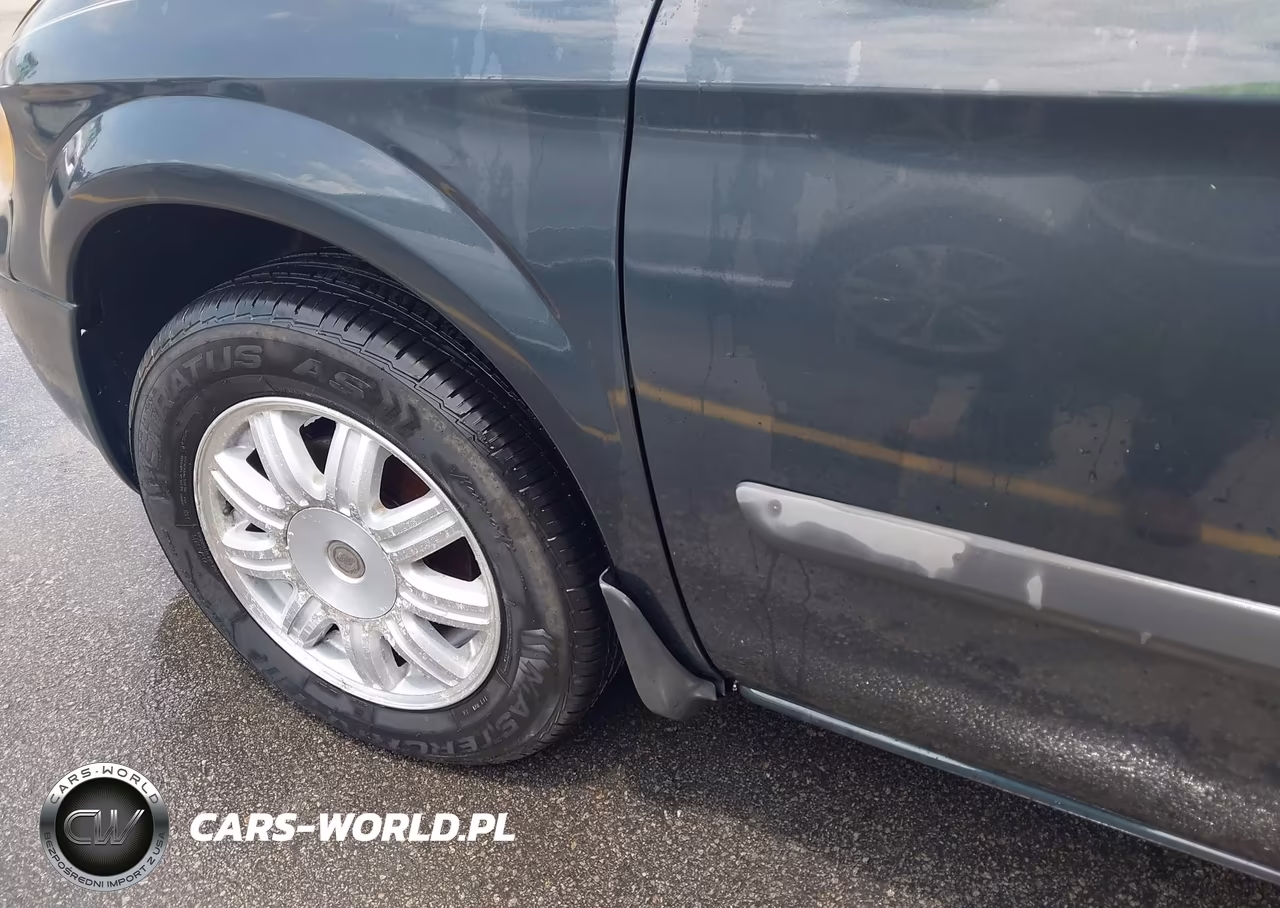 2007 Chrysler Town & Country VIN:1A4GJ45R57B120797 - 12