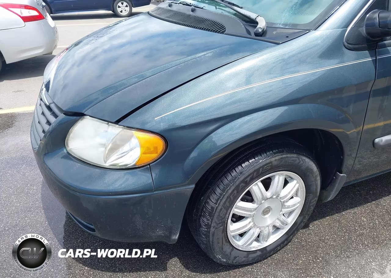 2007 Chrysler Town & Country VIN:1A4GJ45R57B120797 - 6