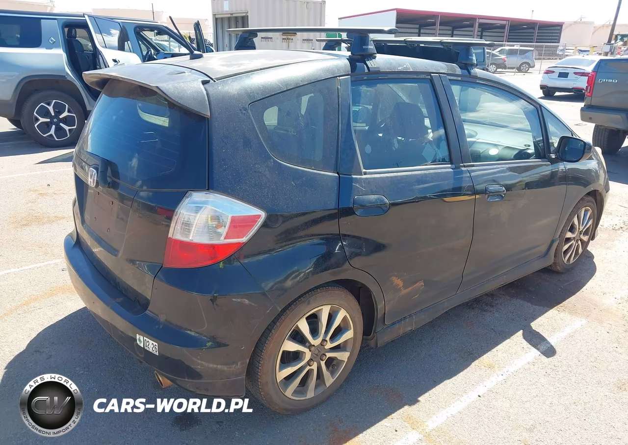 2012 Honda Fit Sport VIN:JHMGE8H56CC013089 - 4