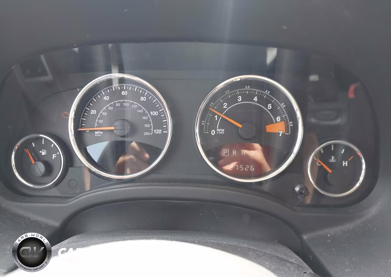 2015 Jeep Compass Latitude VIN:1C4NJCEA4FD437328 - 7