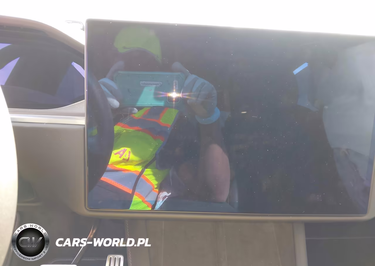 2026 Tesla Model X All-Wheel Drive VIN:7SAXCBE53TF473535 - 17