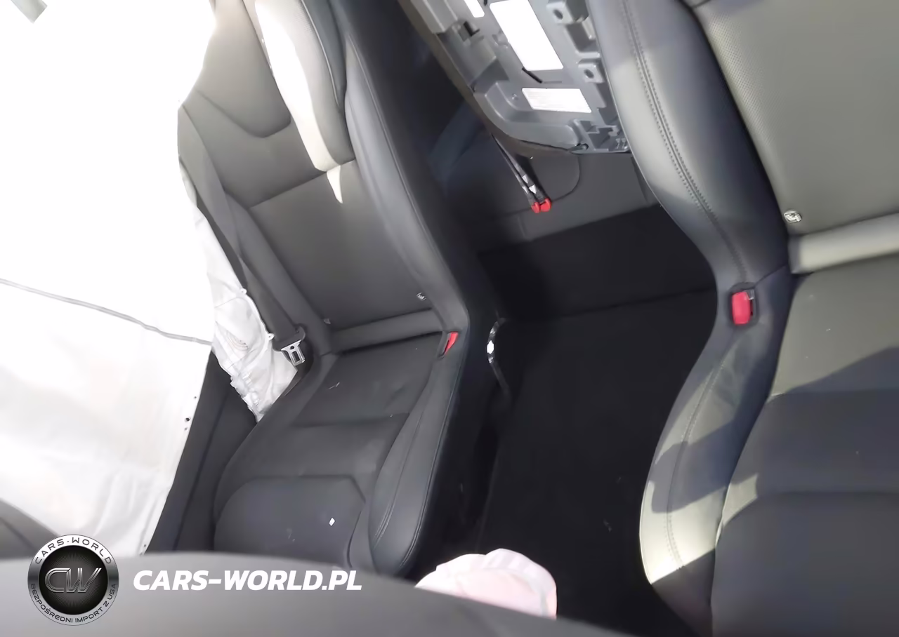 2026 Tesla Model X All-Wheel Drive VIN:7SAXCBE53TF473535 - 8