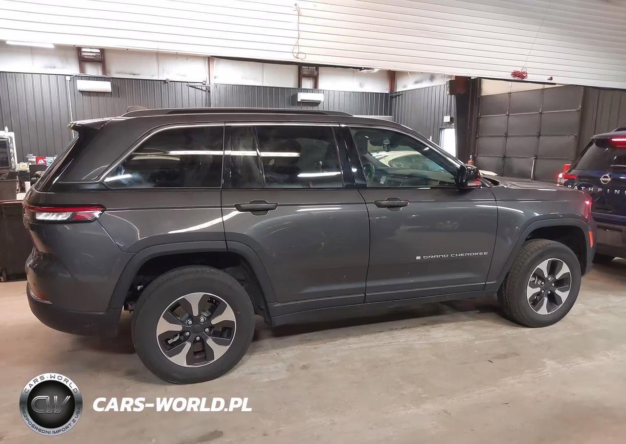 2024 Jeep Grand Cherokee 4Xe VIN:1C4RJYB69RC130889 - 14