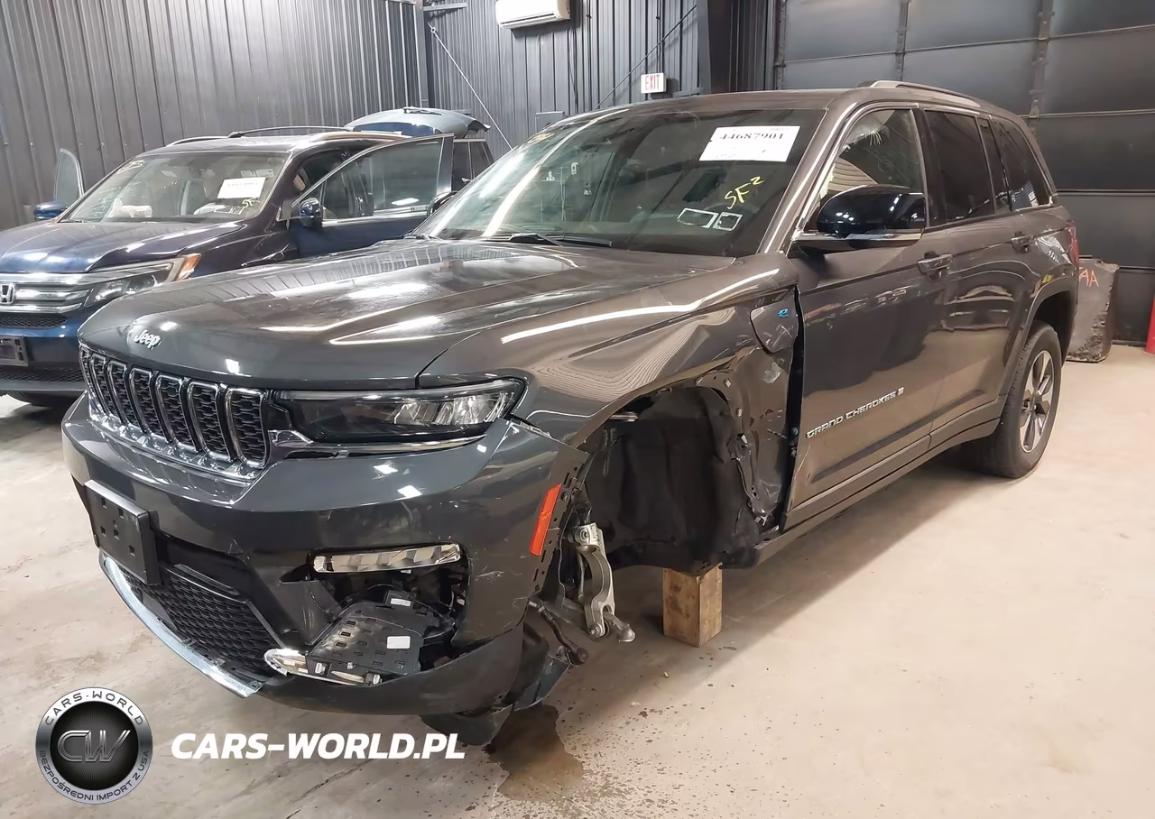 2024 Jeep Grand Cherokee 4Xe VIN:1C4RJYB69RC130889 - 2