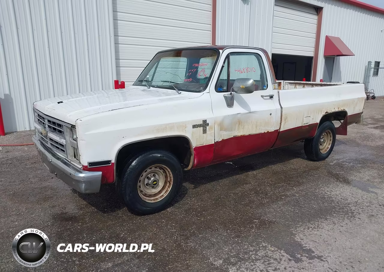 1981 Chevrolet C10 VIN:1GCEC14H2BS185372 - 2