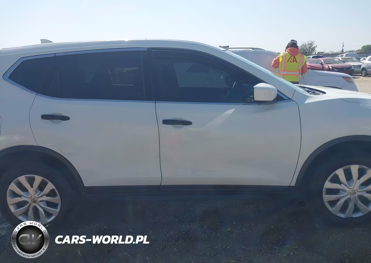 2018 Nissan Rogue S VIN:KNMAT2MT3JP559532 - 13