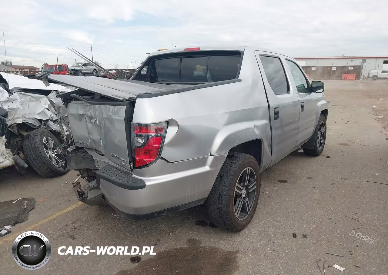 2014 Honda Ridgeline Sport VIN:5FPYK1F74EB011994 - 4