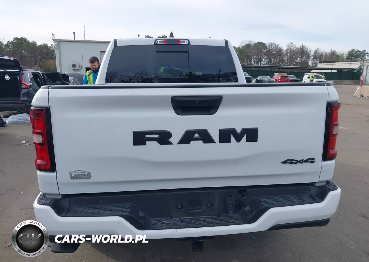 2025 Ram 1500 Tradesman 4X4 5'7 Box VIN:1C6RRFGG7SN678258 - 17