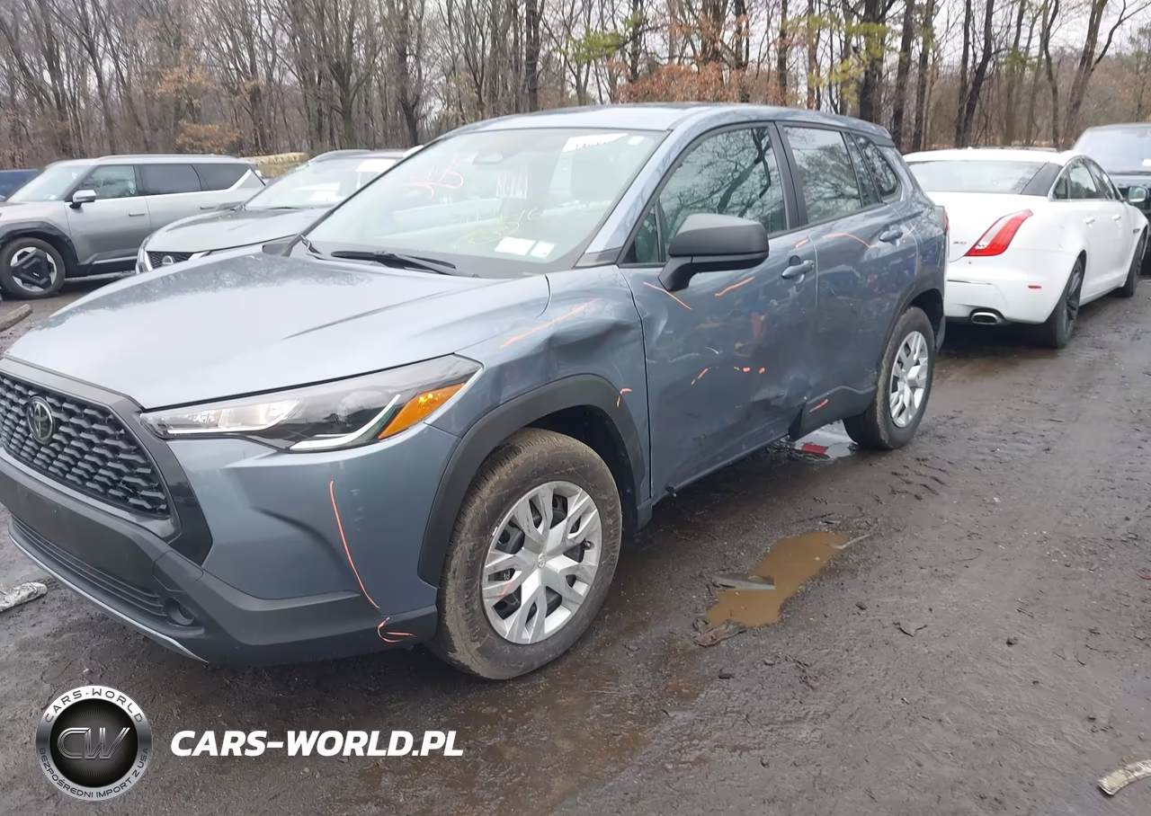 2023 Toyota Corolla Cross L VIN:7MUAAABG8PV056265 - 6