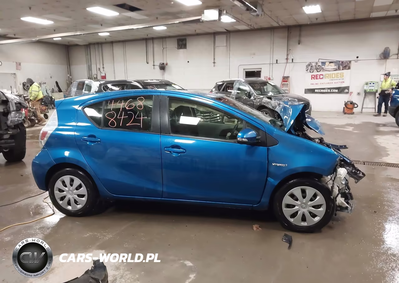 2014 Toyota Prius C Two VIN:JTDKDTB33E1077940 - 14