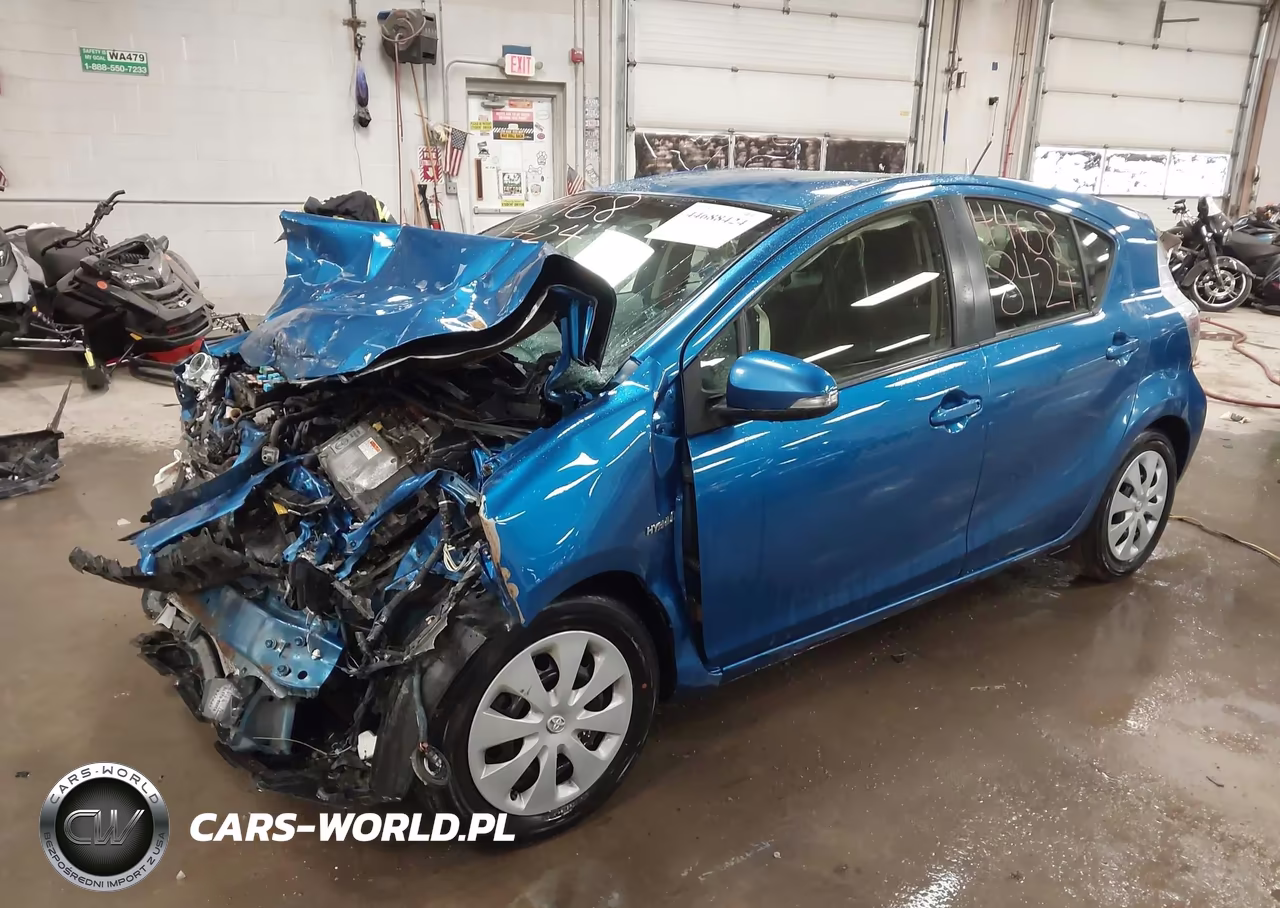 2014 Toyota Prius C Two VIN:JTDKDTB33E1077940 - 2
