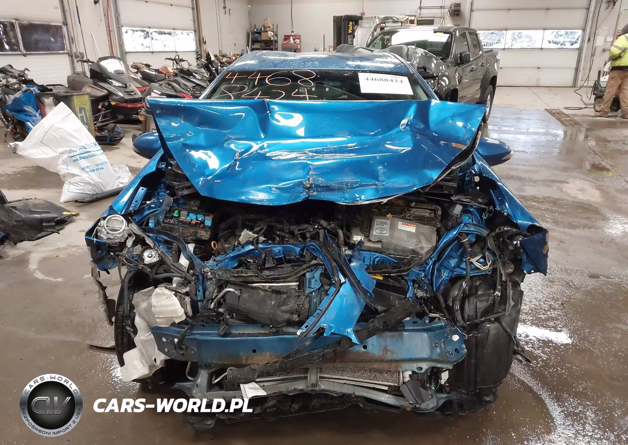 2014 Toyota Prius C Two VIN:JTDKDTB33E1077940 - 6